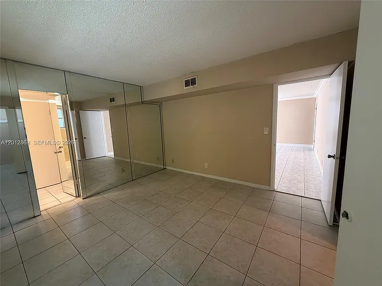 1702 McKinley St #4 — Photo 29
