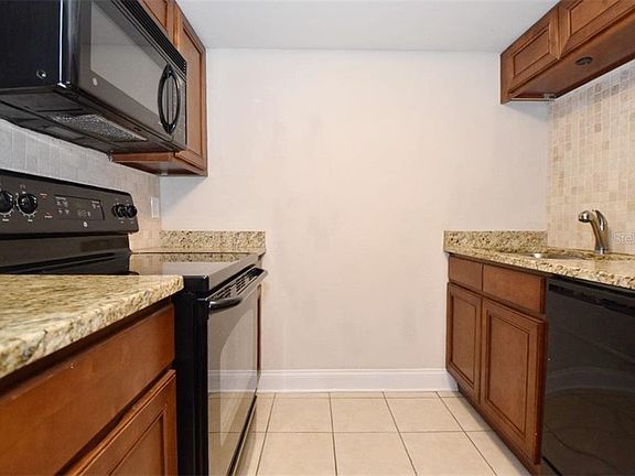 5th image of 303 Lewfield Cir #303