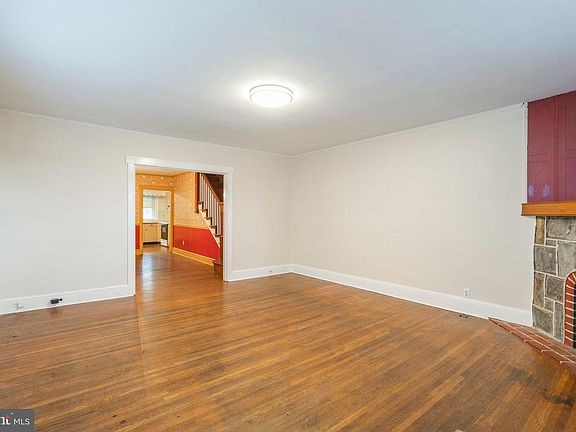4th image of 152 S 10th Ave