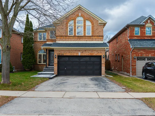 2216 Vista Oak Rd, Oakville, ON L6M 3L7