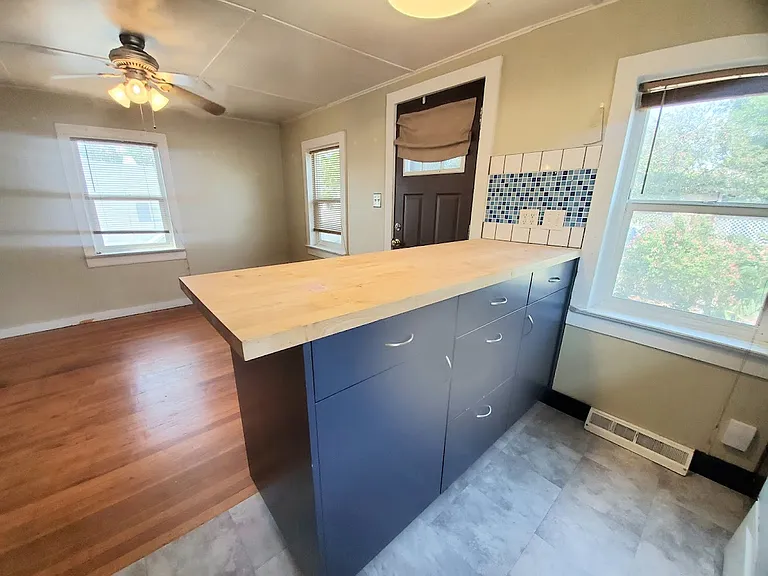 1426 Adams Ave — Photo 5