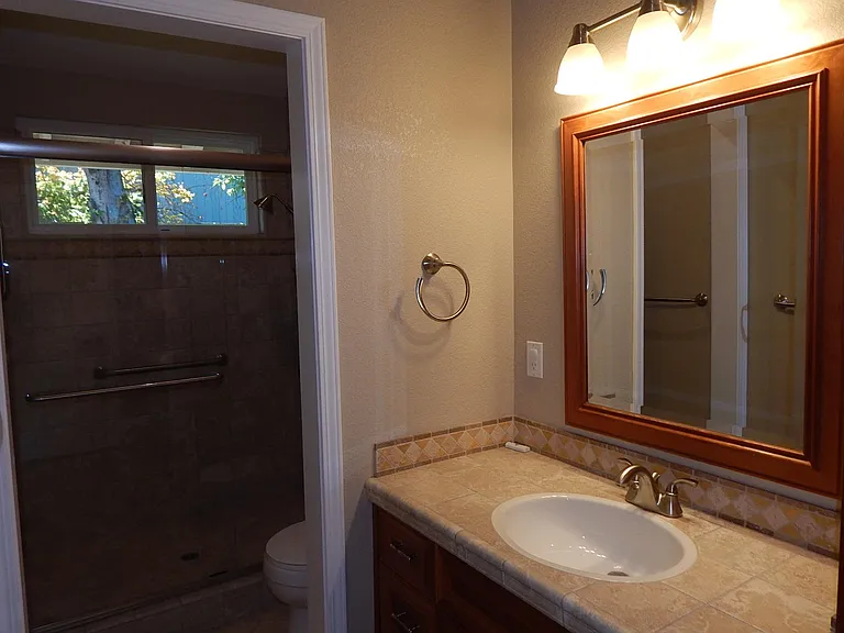 1209 Evans Ct — Photo 20