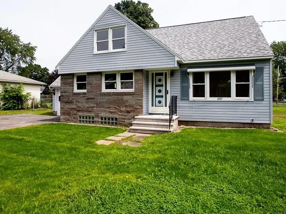 1st image of 607 Forest Dr