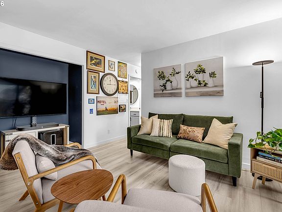 3rd image of 2021 SW Main St Unit 33