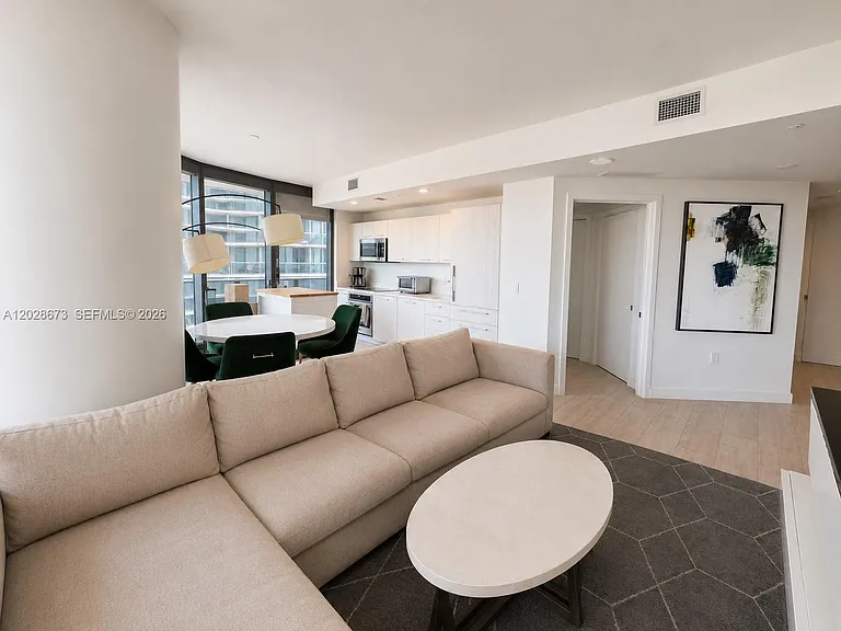 55 SW 9th St #3201 — Photo 5
