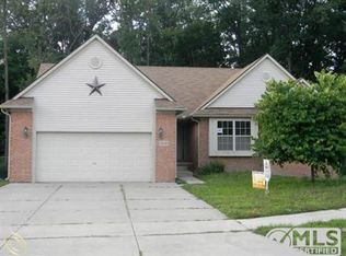 38468 Watson Cir, Westland, MI 48186