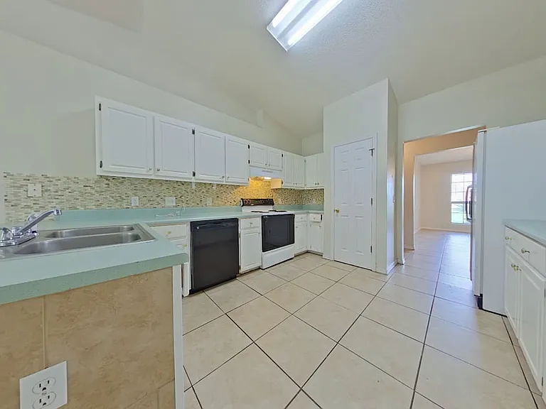143 Steeplechase Dr — Photo 8