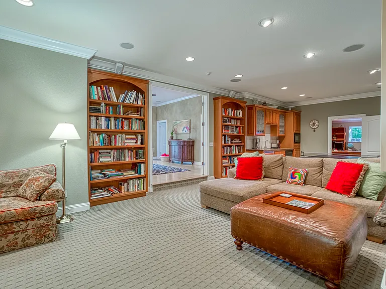2703 Brush Creek Rd — Photo 50