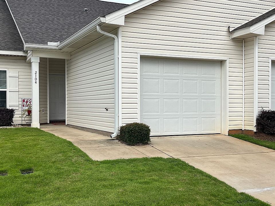 1st image of 2651 S Juniper St #2104