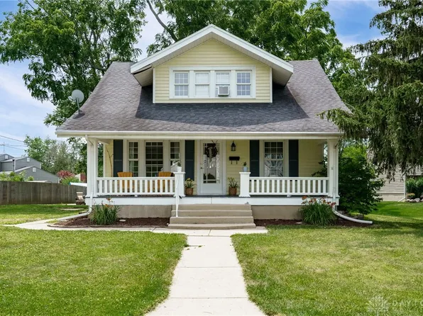 207 Ne Cir, Englewood, OH 45322