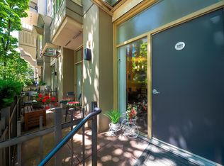 983 Richards St, Vancouver, BC V6B 3B6