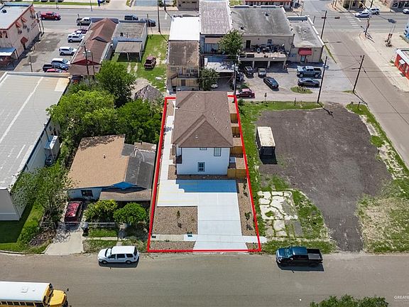 3rd image of 208 S Kansas Ave