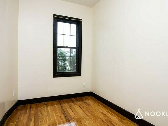 4th image of 834 Hart St #3B