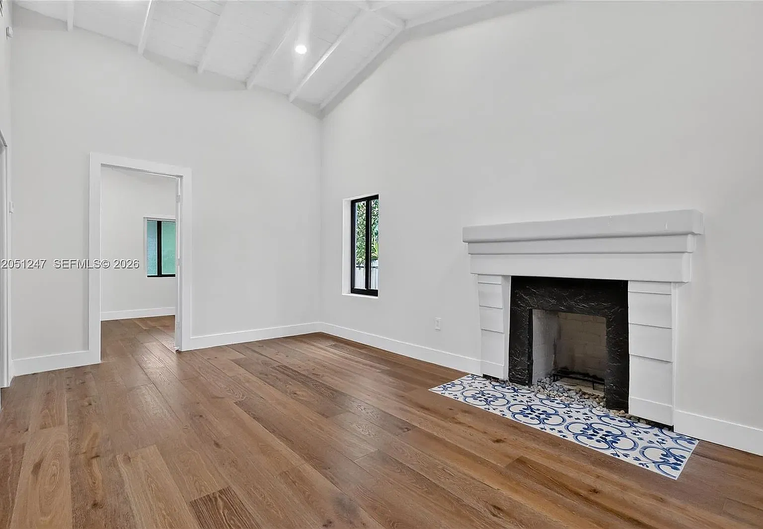 4 bed, 4.5 bath, 1673 sqft, $6,900 — Photo 3