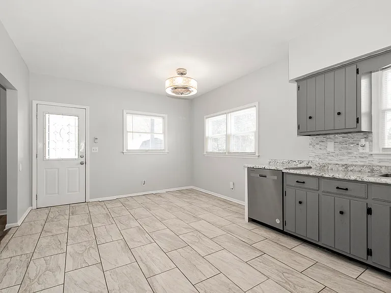 8340 W Lincoln Hwy #8340 — Photo 4
