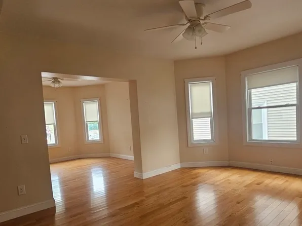 72 Huard St APT 1, Fall River, MA 02721