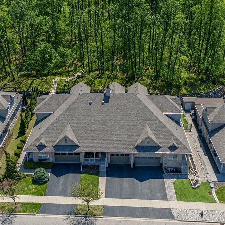 1st image of 227 Chestnut Hill Cres