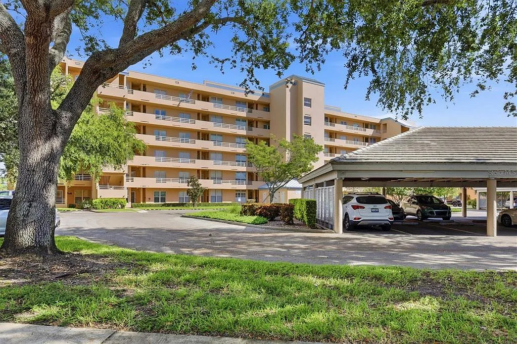2 bed, 2.0 bath, 1256 sqft, $1,900 — Photo 1