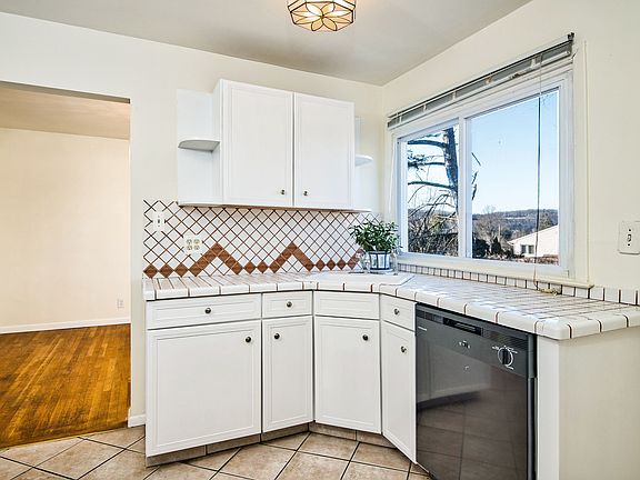 84 Windom St White Plains (010OF 26 ).JPG