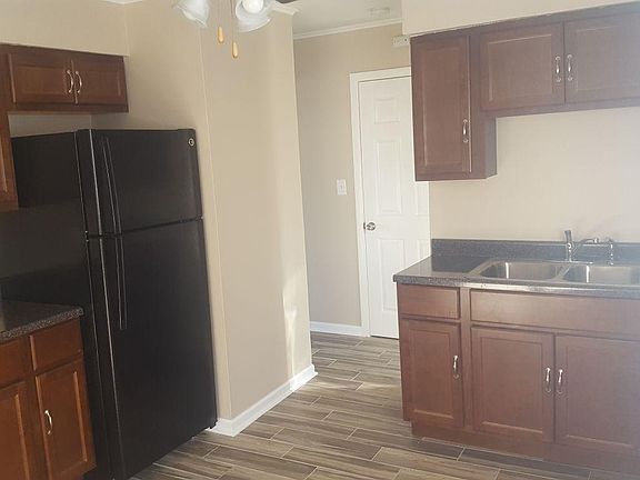 4th image of 480 North Ave APT 3