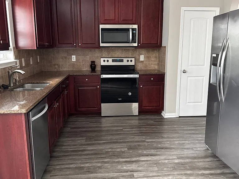 2213 Grandwood Ln — Photo 7