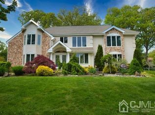 17 Van Hise Ct, East Brunswick, NJ 08816