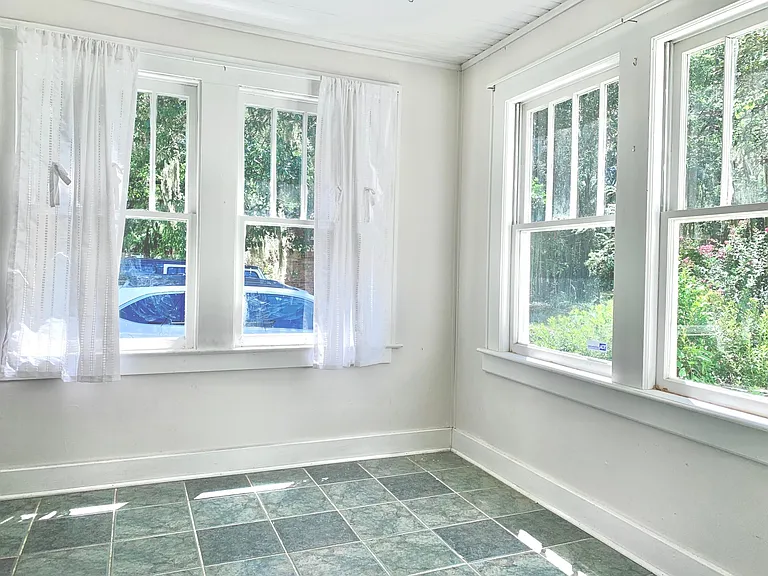 409 Edgewater Rd — Photo 7