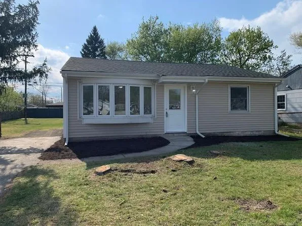 730 Juniper Rd, Valparaiso, IN 46385