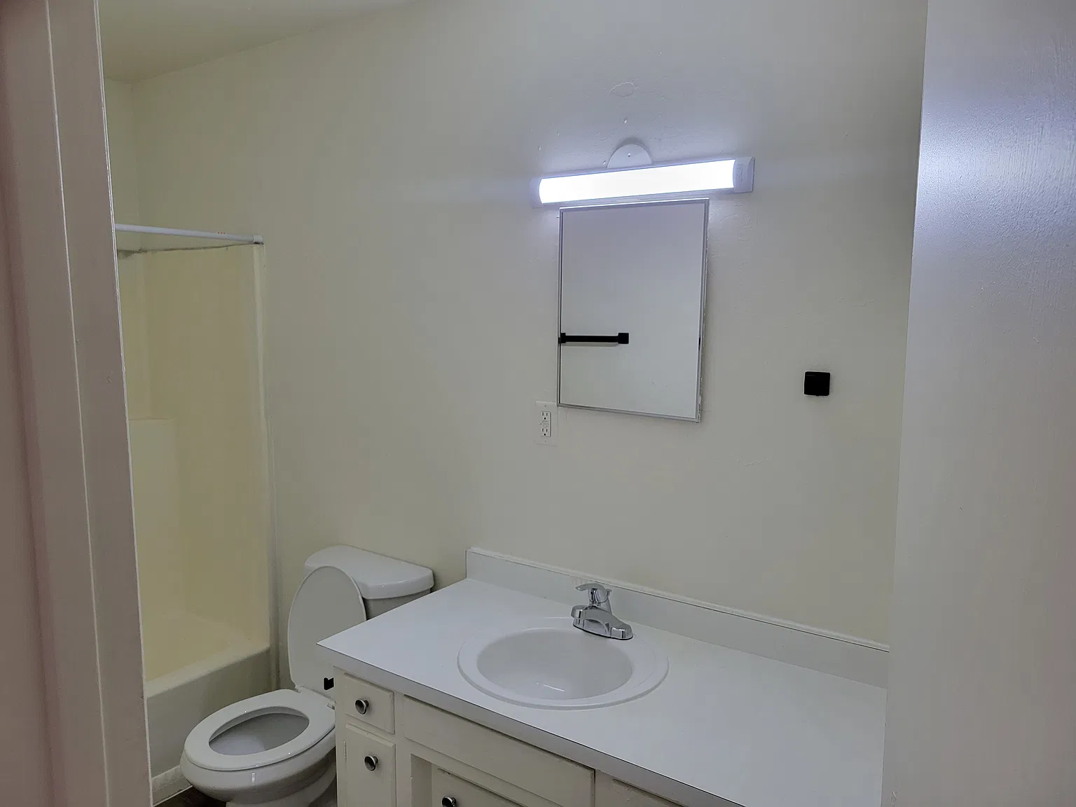 1 bed, $1,125 — Photo 2