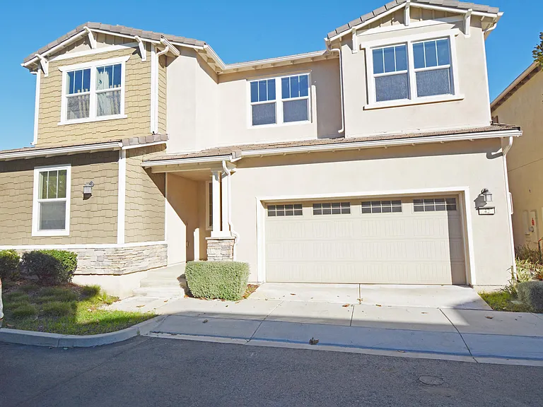 42 Gable Ct — Photo 1