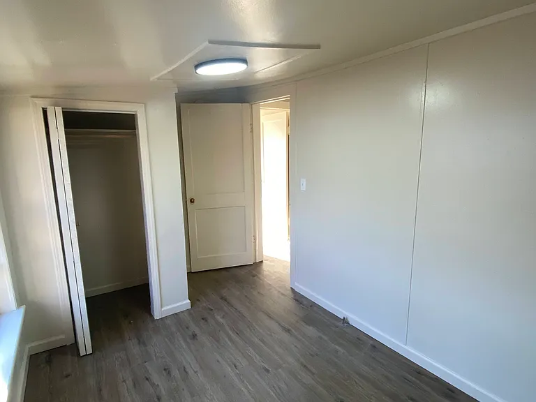 800 S 2nd St — Photo 10