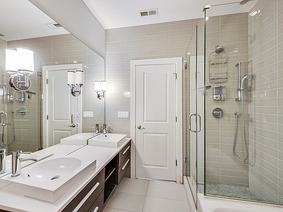 2nd image of 1701 N Kedzie Ave #2S