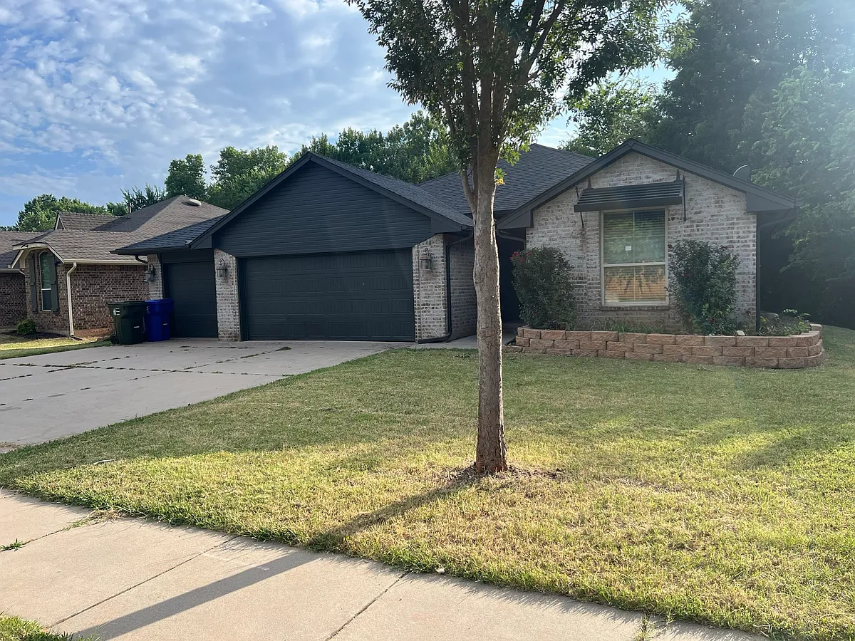 Building Photo - 3104 Woodcrest Creek Dr