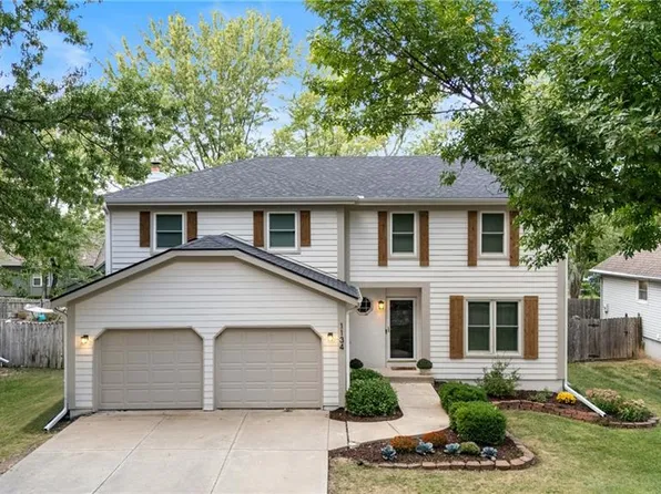 1134 E Sleepy Hollow Dr, Olathe, KS 66062