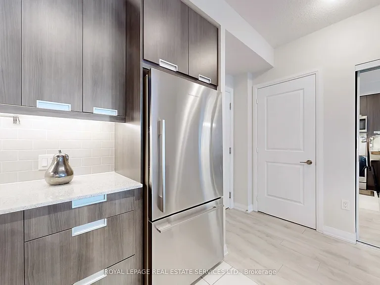 35 Watergarden Dr #615 — Photo 14