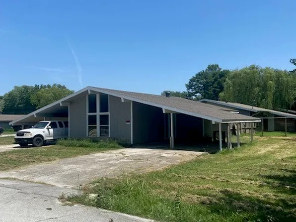 1190 N West End Ave, Fayetteville, AR 72703