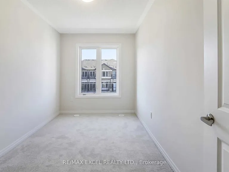 40 Sissons Way — Photo 16