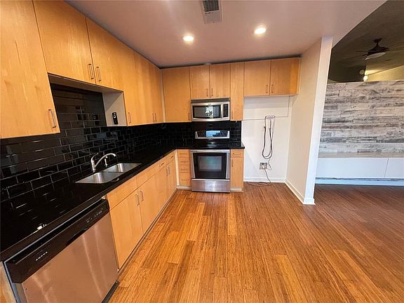 5th image of 155 S Court Ave Unit 1308