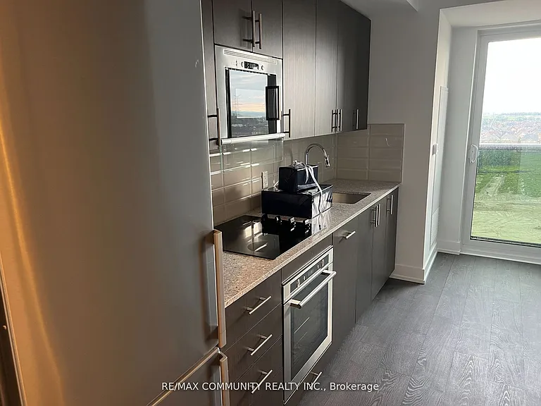 2550 Simcoe St N #903 — Photo 4