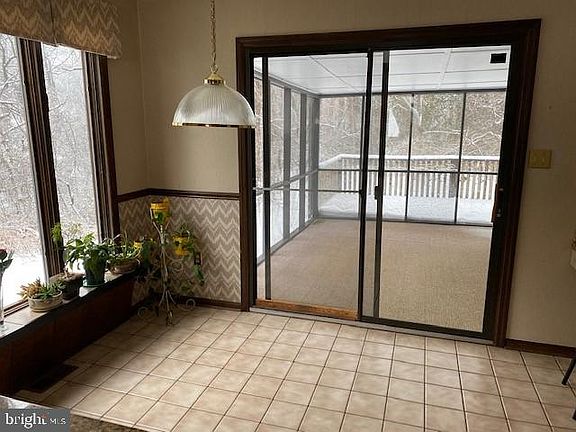 3rd image of 220 Glen Oban Dr