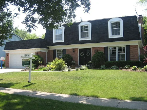 1111 Dawes St, Libertyville, IL 60048