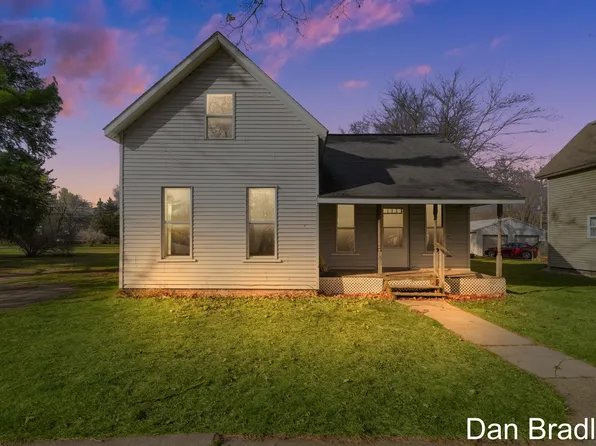 340 Pine St, Howard City, MI 49329