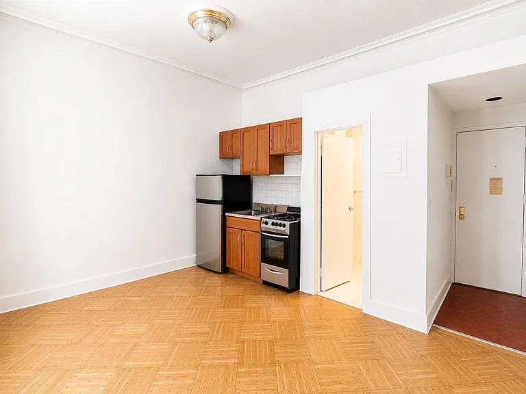 5 W 16th St #6 — Photo 1