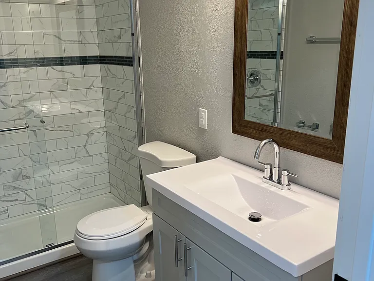 1015 Cameron Way — Photo 8