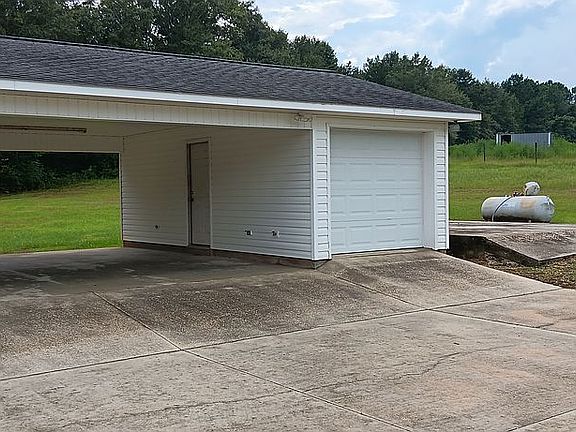 3rd image of 492 Bridlepath Ln