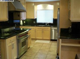 14 Marlow Dr, Oakland, CA