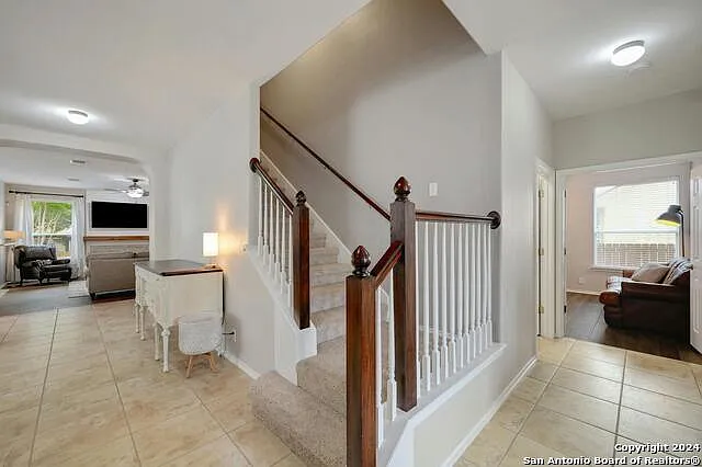 4 bed, 3.0 bath, 2744 sqft, $2,500 — Photo 4