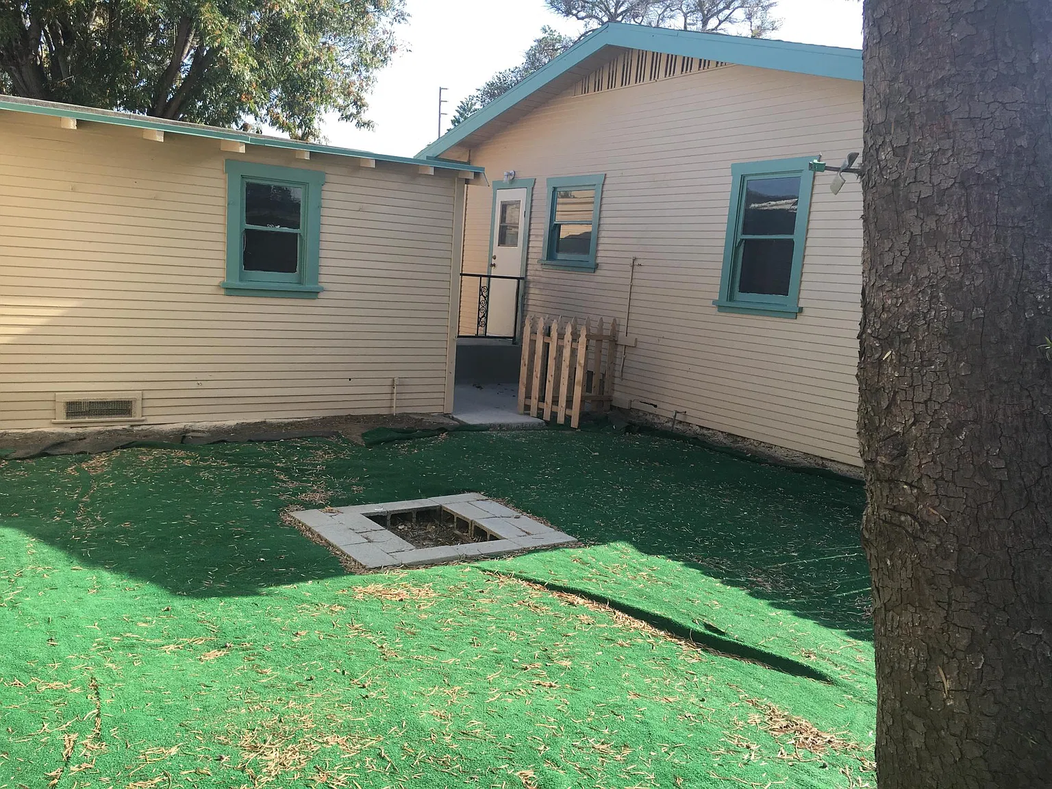 652 N Newport Ave — Photo 2