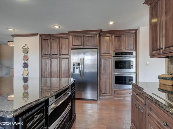 705 Mimosa Dr, Neosho, MO 64850