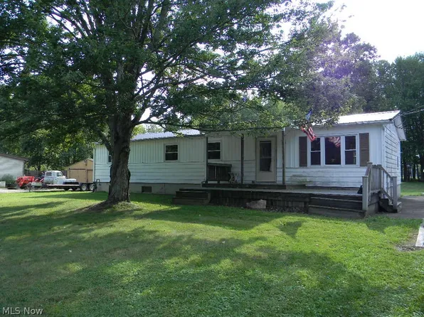 6295 Love Warner Rd, Cortland, OH 44410